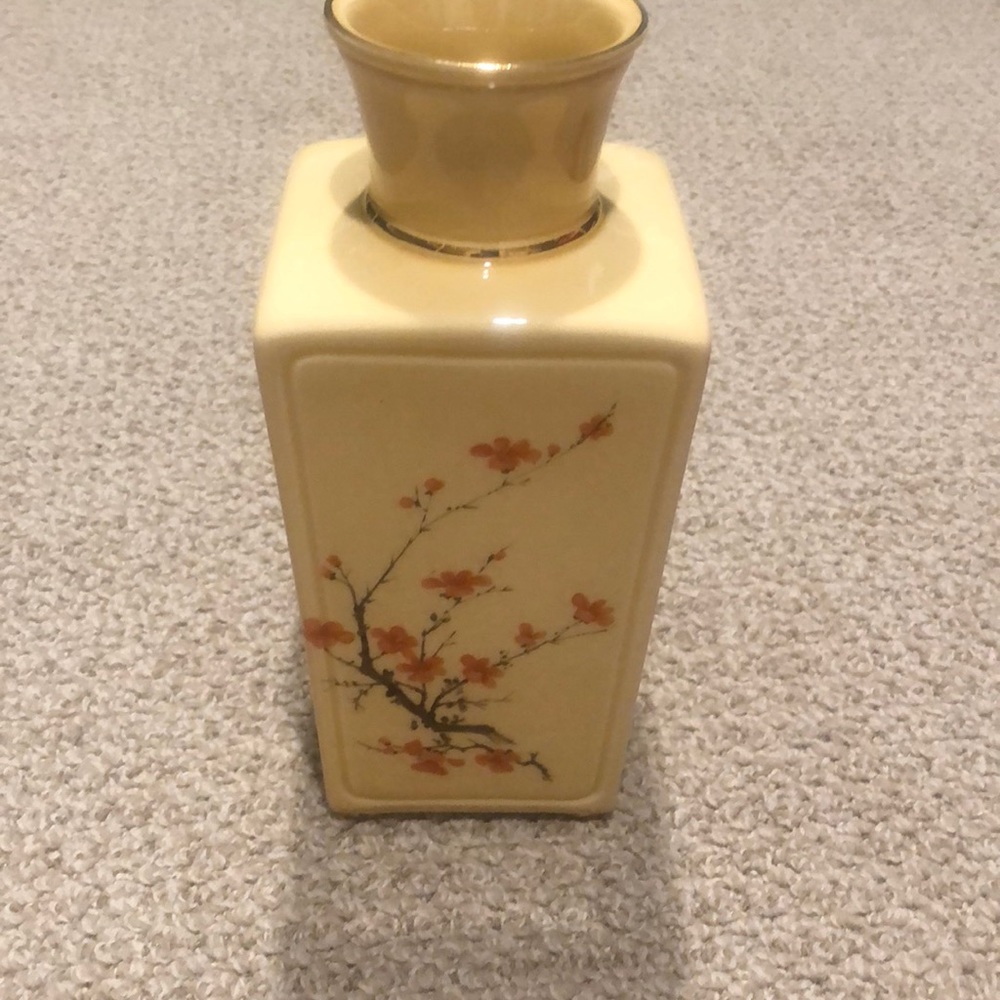 Oriental vase